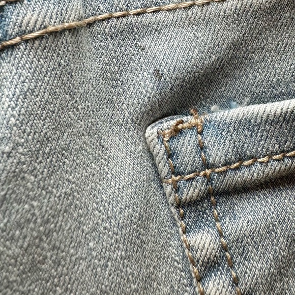 Time and Tru Denim Blue Women's Shorts - Picture 6 of 6